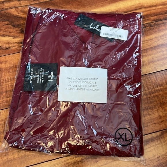 NWT Lulu’s One Shoulder Midi Dress Burgundy Satin Sweet & Stylish Size XL - Picture 4 of 4